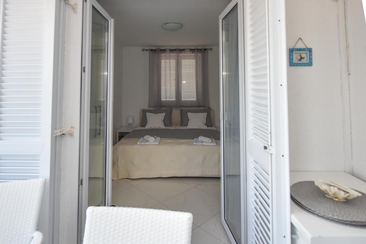 Brunchi Apartment Novalja Exterior photo